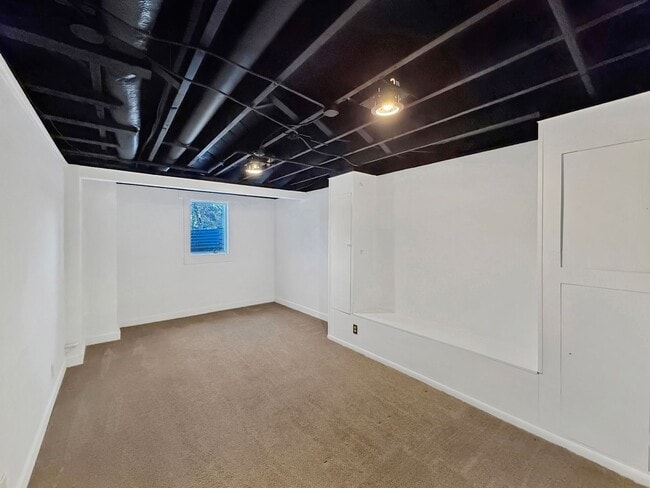 Building Photo - 1618 Natchez Ave S