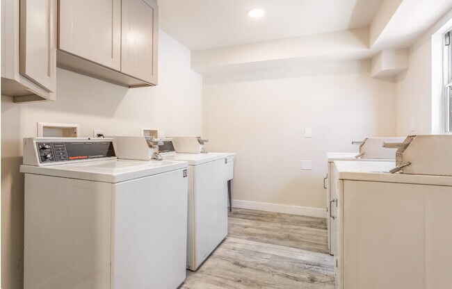 Laundry Room - 1005 Calzona St