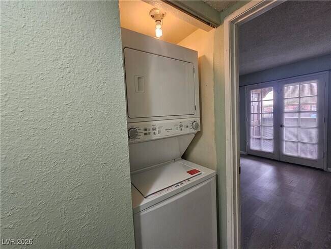 Building Photo - 4752 O'Bannon Dr