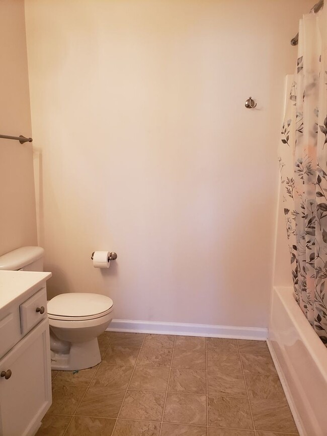 Building Photo - 2 bedroom Townhouse in Mooresville