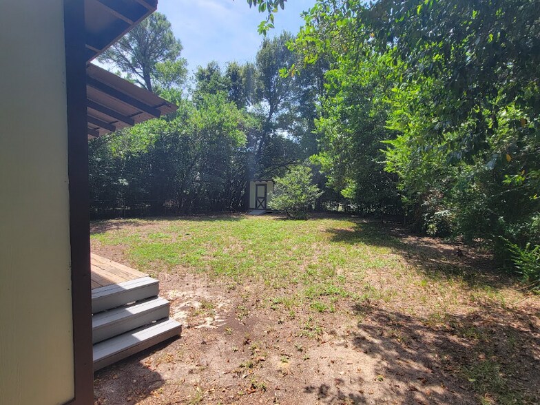 Building Photo - 5005 Lynell St