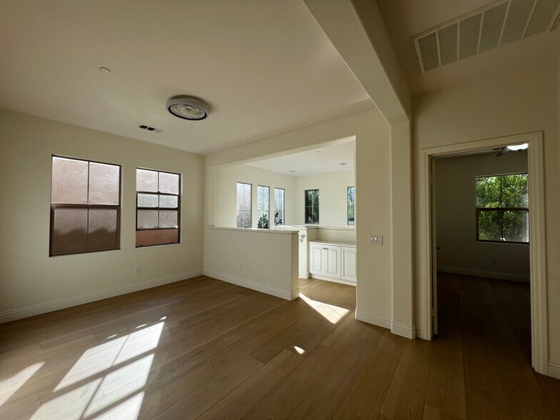 Building Photo - 61 Pathway