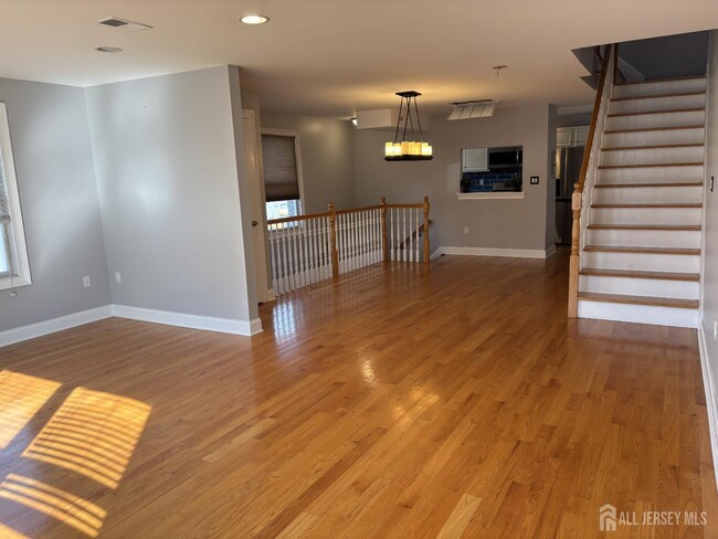 Building Photo - 112 N Broadway