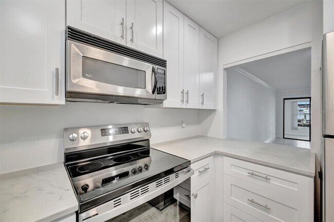 Building Photo - 9819 Hernando Ct