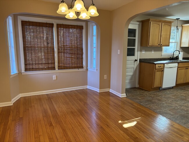 Building Photo - 897 Colonel Ledyard Hwy