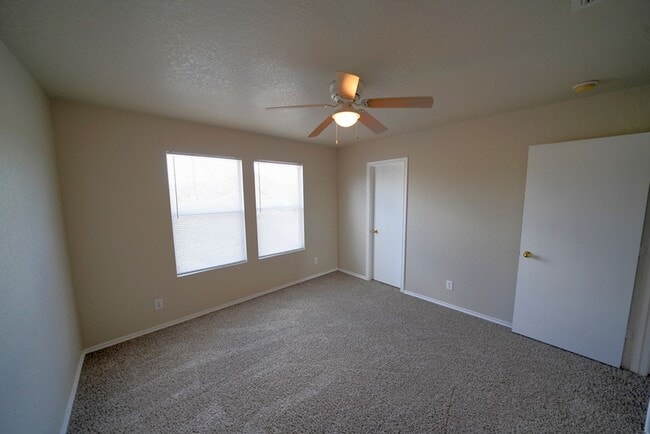 Building Photo - Charming 4-Bedroom, 2.5-Bathroom Home in C...