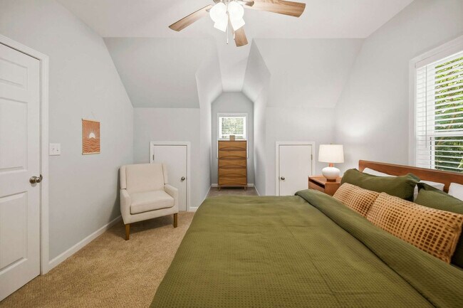 Building Photo - 138B Little River Run N