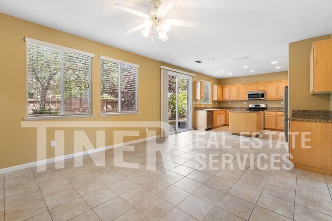 Building Photo - 35 Sabre Ct