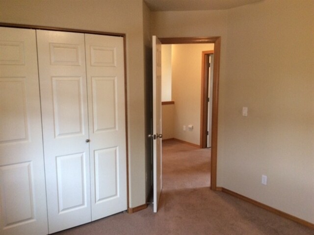 Building Photo - 668 SE Jack Ave