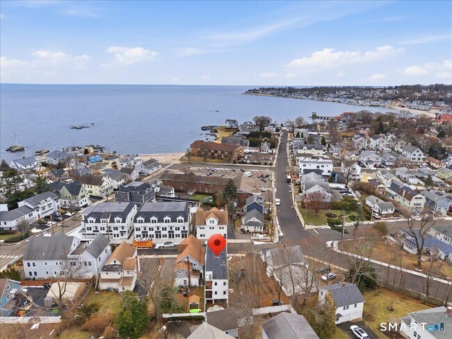 Building Photo - 32 1/2 Village Rd