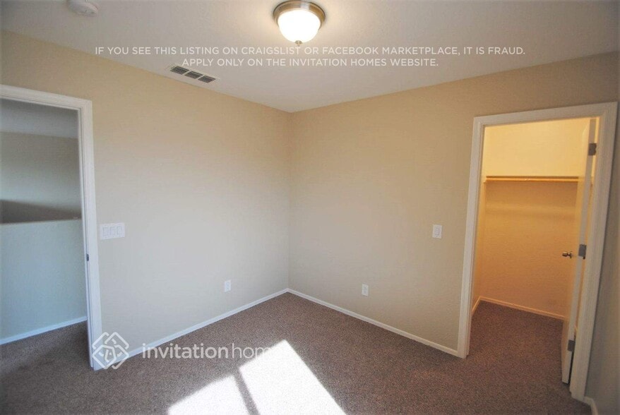 Building Photo - 12206 W Bloomfield Rd