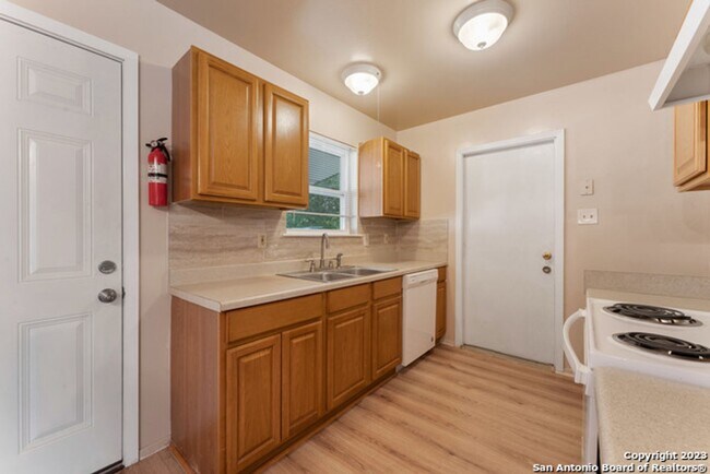 Building Photo - 626 Aviation Ave