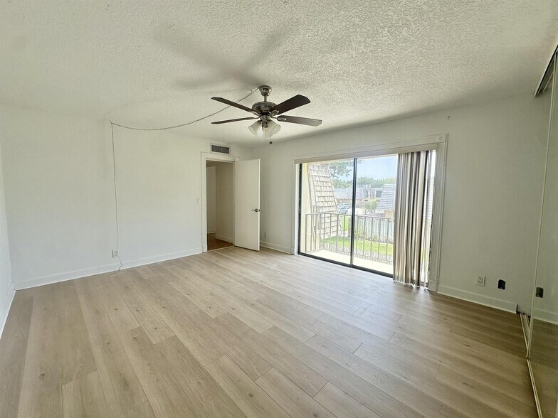 Building Photo - 173 Lake Arbor Dr