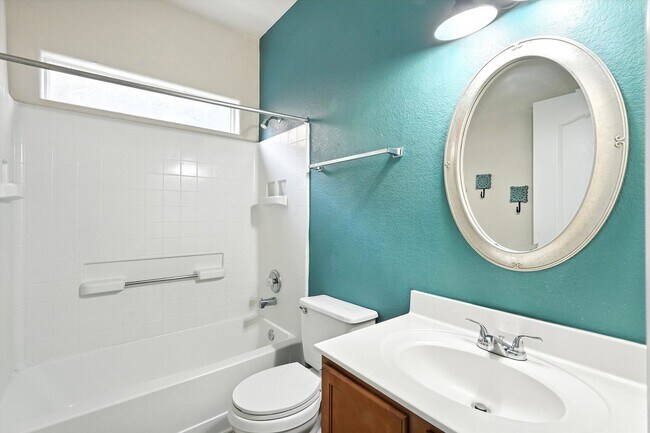 Building Photo - Move-In Ready 3 Bed / 2 Bath Home for Rent...