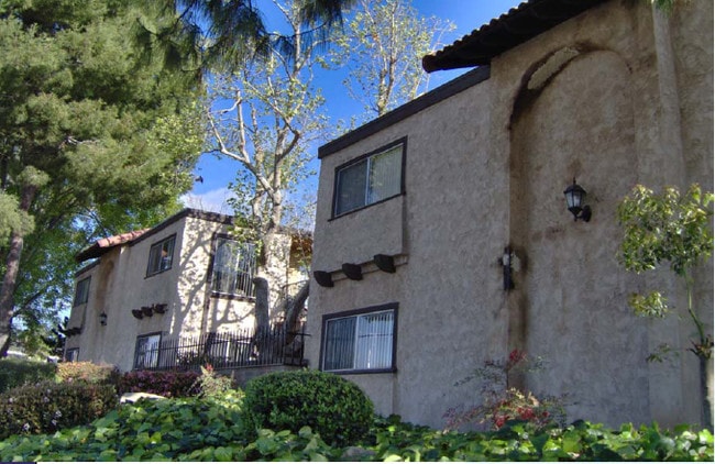 Lexington Gardens Apartments - Lexington Gardens