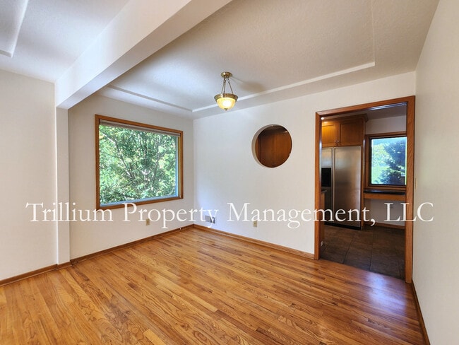 Building Photo - 405 SE 68th Ave