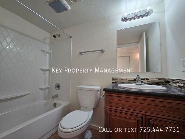 Building Photo - 2 BEDROOM 1 BATH CONDO IN LAS VEGAS NEAR S...