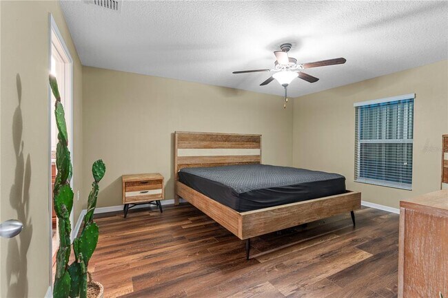 Building Photo - 17110 White Mangrove Dr