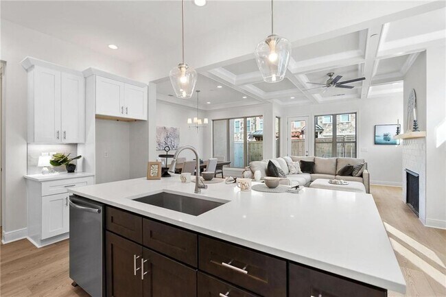 Building Photo - 110 Via Roma