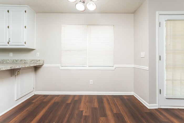 Building Photo - 818 Burton Ridge Dr