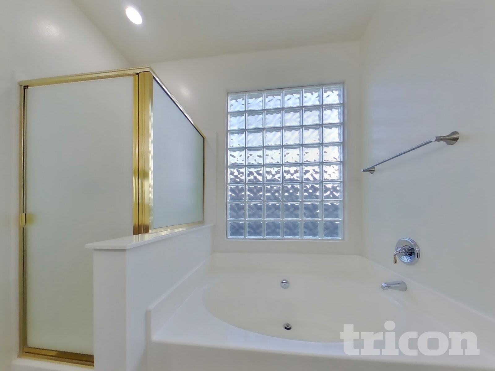 Building Photo - 4333 E Ivanhoe St