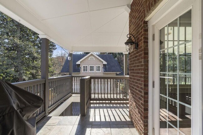 Building Photo - 97 Huntington Rd NE