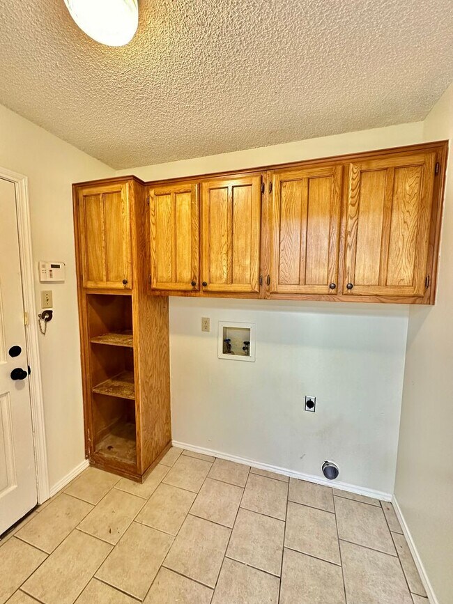 Building Photo - 3546 Cedar Ridge Ln