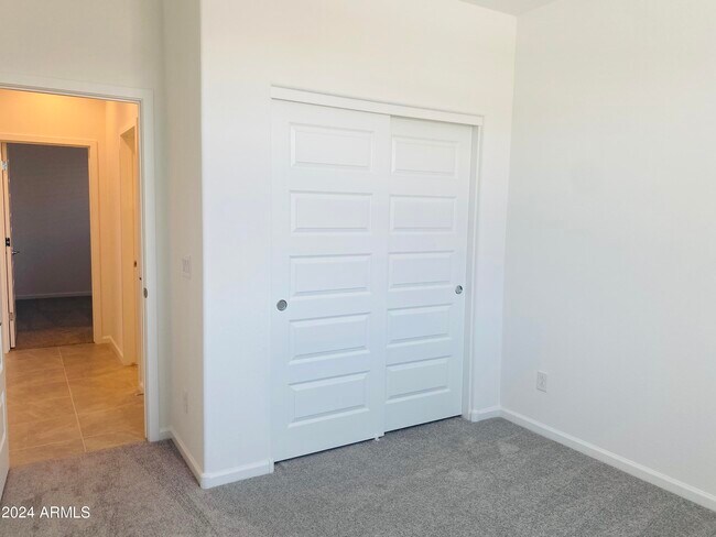 Building Photo - 5531 S 23rd Dr