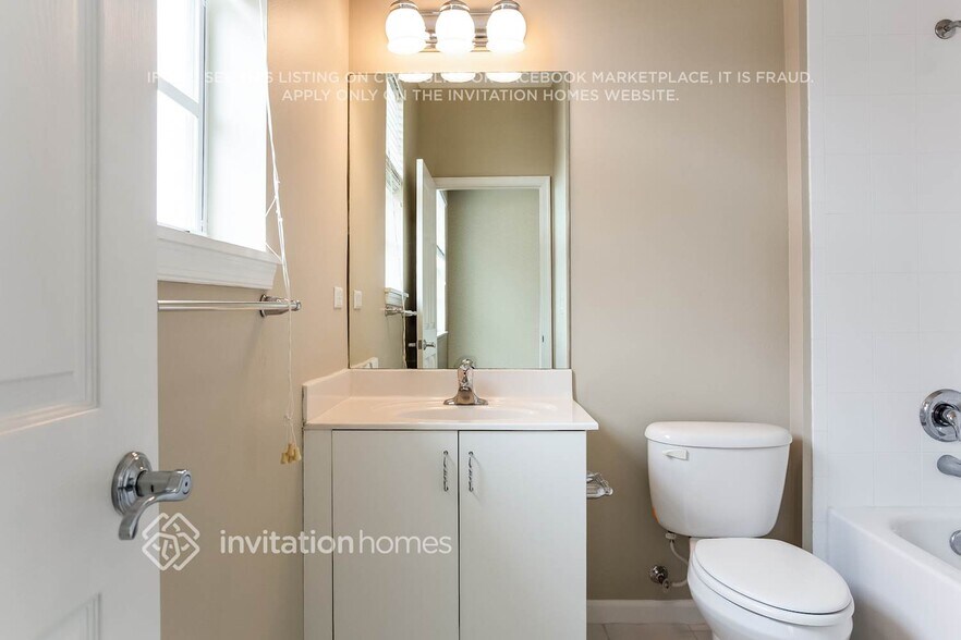 Building Photo - 156 Greenwich Cir