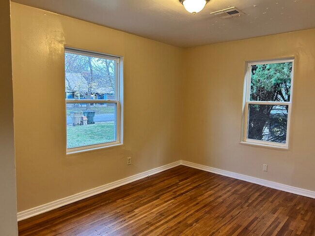 Building Photo - 237 S Streeter Ave