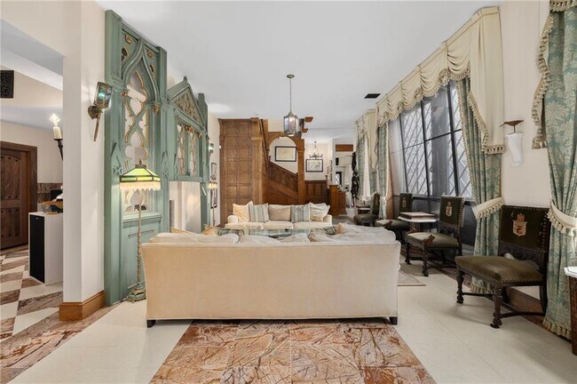 Building Photo - 60 Old Beach Rd