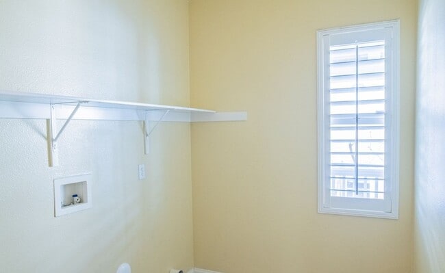 Building Photo - 4230 Vía Angelo