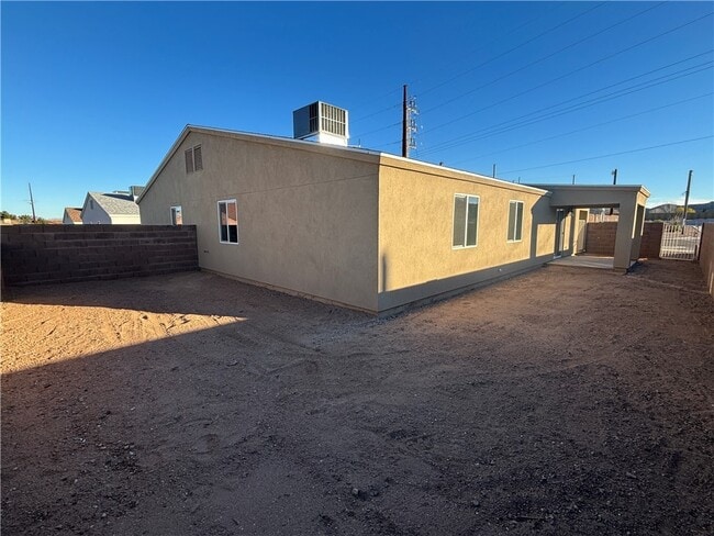 Building Photo - 901 E Berk Ave