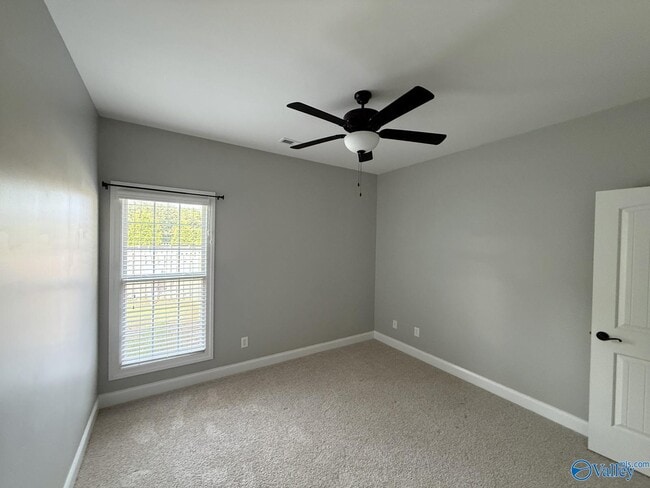 Building Photo - 219 Woodgrove Dr