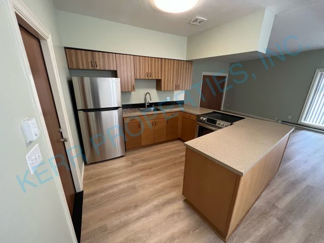 Building Photo - 3824 SE 51st Ave