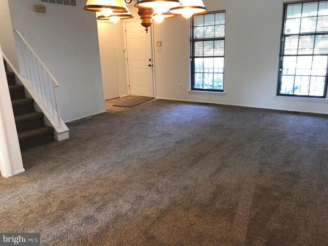 Building Photo - 56 Burgundy Dr