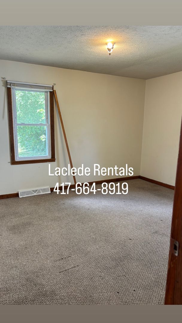 Building Photo - 2 Bed / 1 Bath home for rent