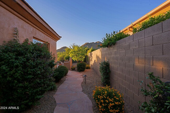 Building Photo - 6564 E Whispering Mesquite Trail