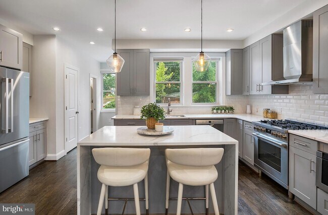 Building Photo - 4023 New Hampshire Ave NW