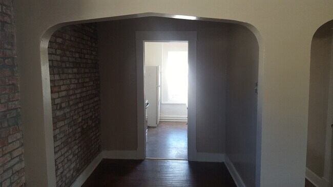 Building Photo - 303 1/2 S Osage