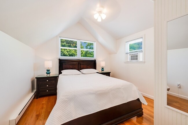 Building Photo - 5 White Way