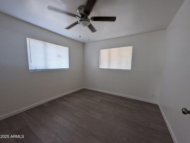 Building Photo - 1128 N Coolidge Ave