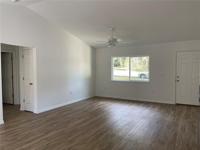 Building Photo - 914 Maple Ave
