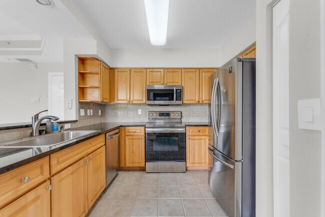 Building Photo - 2032 Alta Meadows Ln