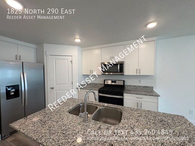 Building Photo - 290 1825 N