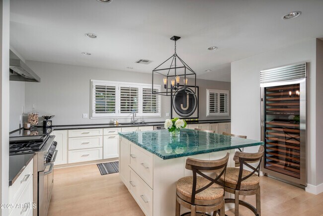 Building Photo - 4628 N Avenida Del Puente