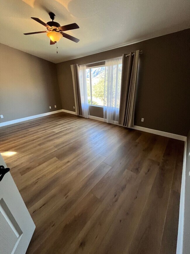 Building Photo - North East- 5 bedroom/ 2.5 bathroom single family home