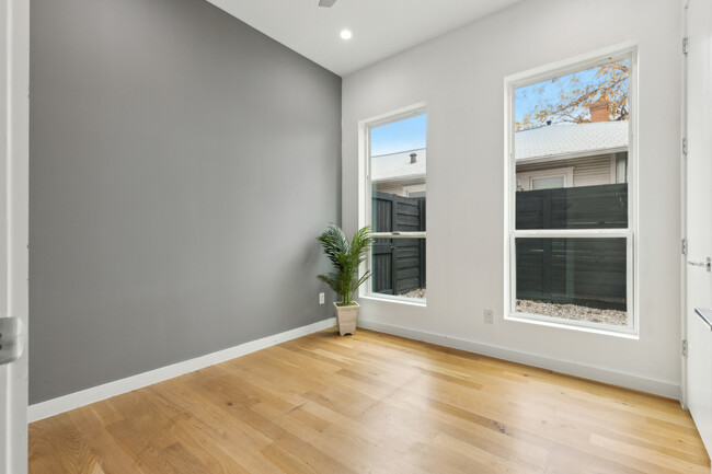 Building Photo - 2724 Hondo Ave