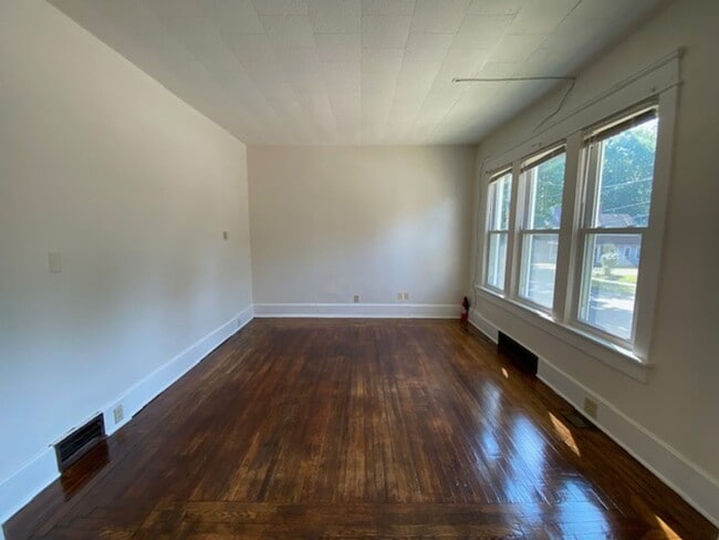 Building Photo - University Park 3BR w/ First-Floor Bedroom...