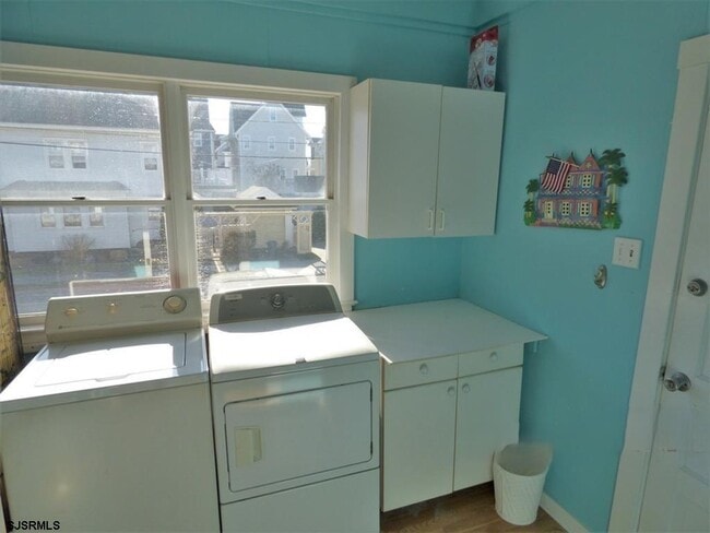 Building Photo - 875 Stenton Pl
